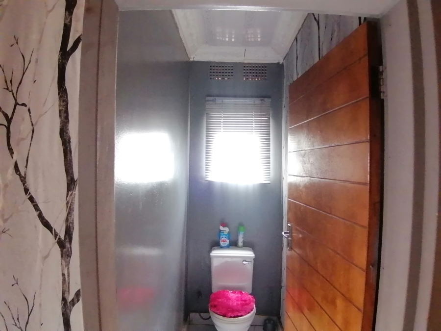 3 Bedroom Property for Sale in Roosheuwel Ext 2 North West